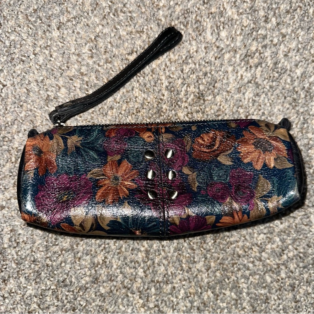 Patricia Nash wristlet